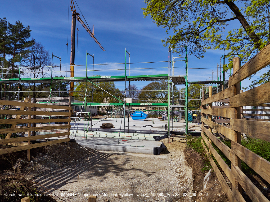 22.04.2023 - Luft- und Ebenenfotos vom Haus für Kinder in der Quiddestraße in Neuperlach